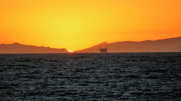 Разлив нефтепродуктов произошёл в Чёрном море близ Крыма
