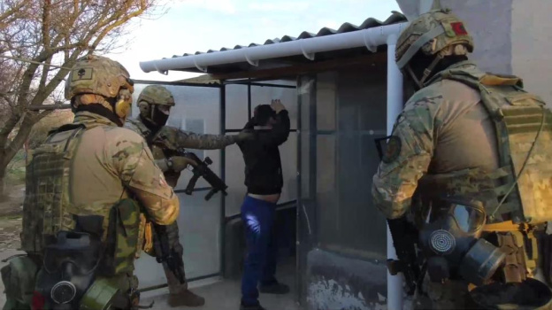 Сотрудники ФСБ задержали в Крыму сторонника халифата