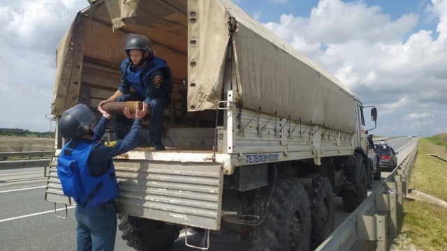 Два артиллерийских снаряда времен ВОВ обезвредили крымские спасатели