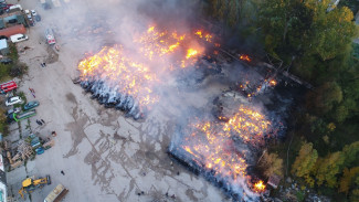 Крупный пожар на складе в Симферополе потушен
