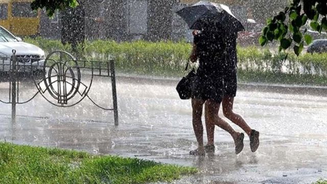 В Балаклаве после ливня Набережная оказалась под водой