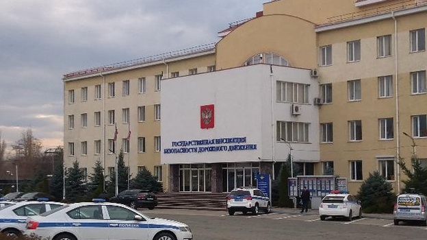В ГИБДД Крыма назвали фейком информацию об очередях и давках возле МРЭО