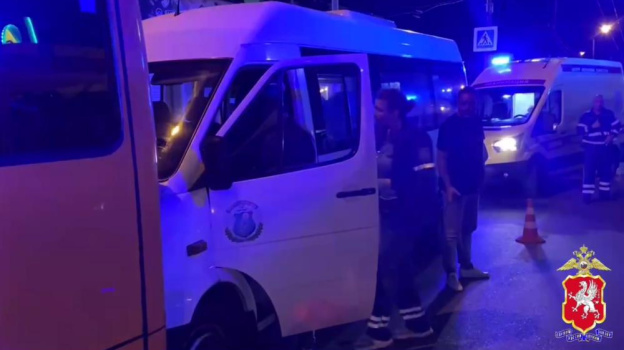 Более 10 пассажиров пострадали при столкновении автобусов в Севастополе