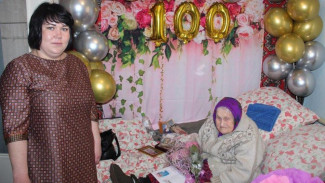 Крымчанам-долгожителям выплатили по 50 тысяч рублей