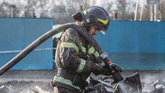 118 человек тушили пожар в модульном доме в Севастополе