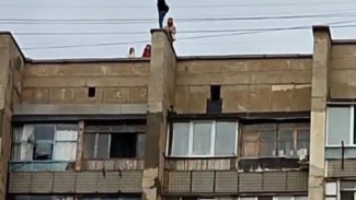 В Евпатории задержали группу подростков, залезших на крышу многоэтажки