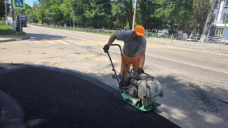  В Керчи к новому учебному году модернизируют и устанавливают светофоры вблизи учебных заведений