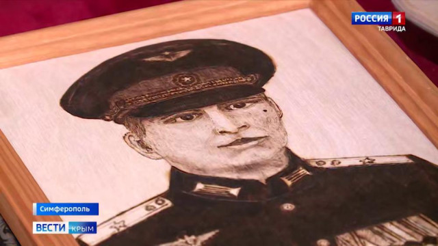  Крымская художница выжигает портреты по дереву