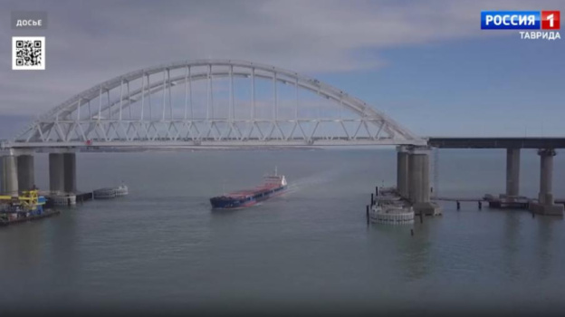 На Крымском мосту транспорт со стороны Тамани идёт на ручной досмотр