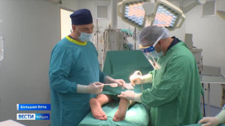Крымские медики провели уникальную операцию с использованием гидроножа