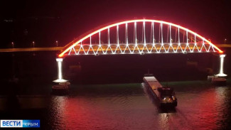На подъезде к Крымском мосту образовалась трехкилометровая пробка
