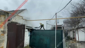 В Симферополе за час ликвидировали пожар в частном доме
