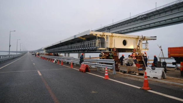 Последний пролет на Крымском мосту установят 31 января