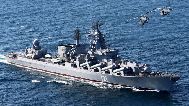 Флагман Черноморского флота вышел на стрельбы в море