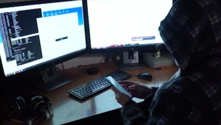 Кибермошенники обманули жителя Керчи на 100 тысяч рублей через сайт интимных услуг