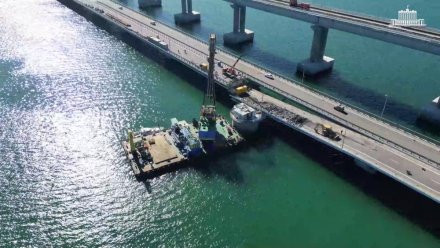 Крымский мост ремонтируют круглосуточно