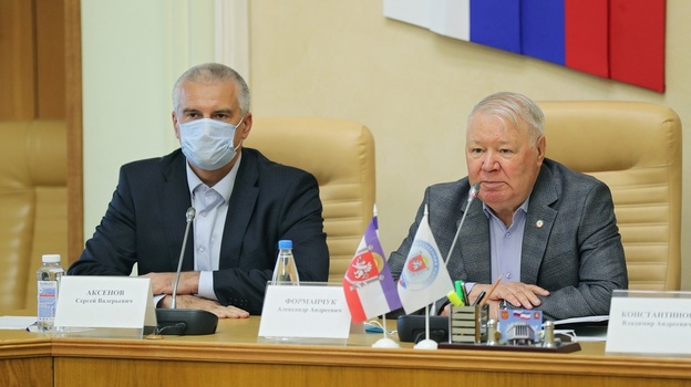 Аксёнов поздравил нового руководителя Общественной палаты Крыма
