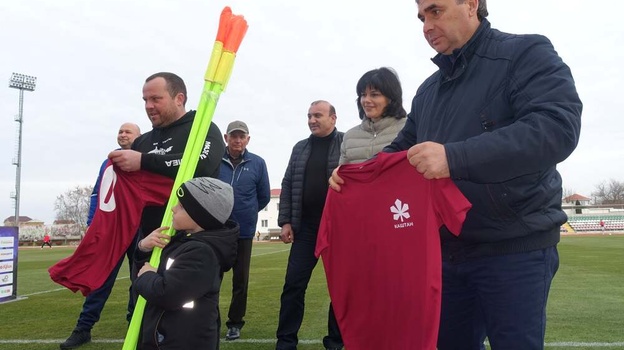 2021 комплект спортивной формы выдали в честь Года сельского футбола в Крыму