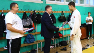 Мэр Симферополя наградил лучших спортсменов города