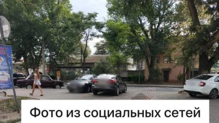 В Евпатории двоих водителей оштрафовали за парковку на тротуаре 