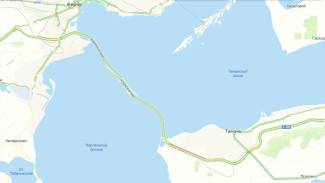 Автомобильная пробка перед Крымским мостом со стороны Кубани выросла до 6 км