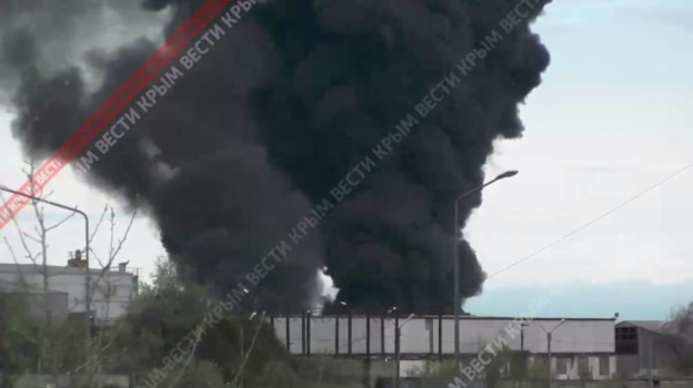 Украинские беспилотники атаковали нефтебазу в Севастополе