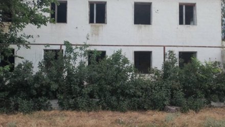 В Джанкойском районе ограничат доступ к заброшенному зданию