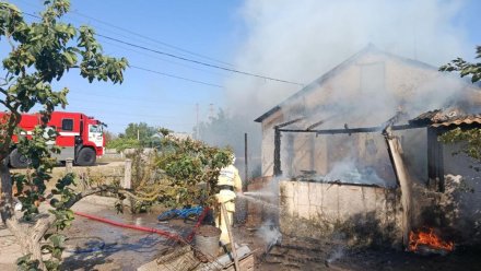 В Нижнегорском районе горела пристройка к жилому дому на 15 м²