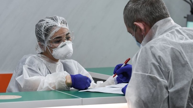 В Крыму коронавирусом заразились еще 67 человек