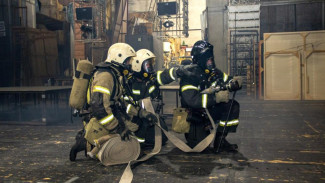 Сотрудники МЧС тушили «пожар» в симферопольском музтеатре