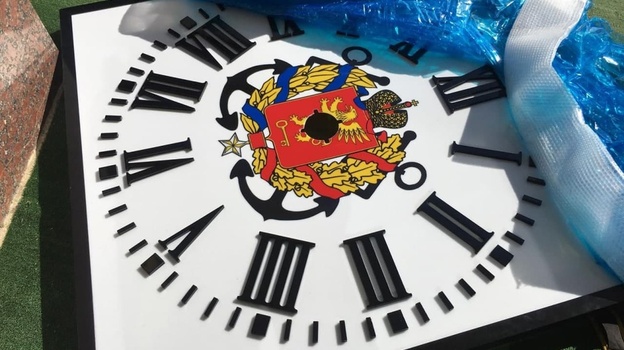 В Керчи вернули часы на здание администрации 