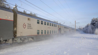 Семь поездов «Таврия» задерживаются в пути следования