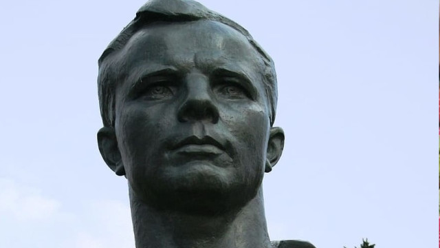 Историческая справка: в Симферополе был установлен первый в мире памятник Гагарину
