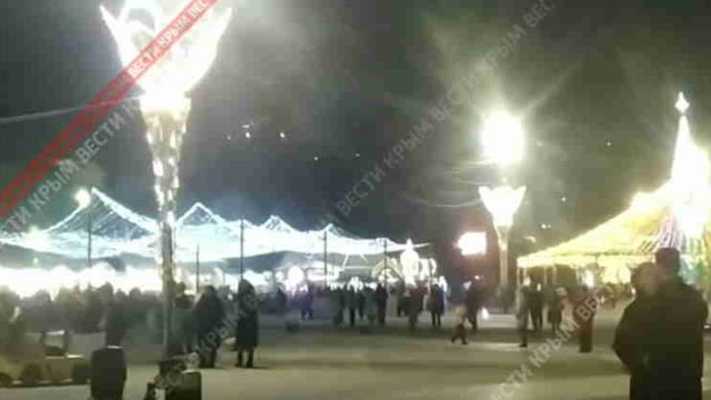 В Ялте сотни человек встретили Новый год на набережной