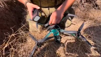 Операторы БпЛА группировки войск «Днепр» разнесли блиндаж ВСУ в Запорожской области