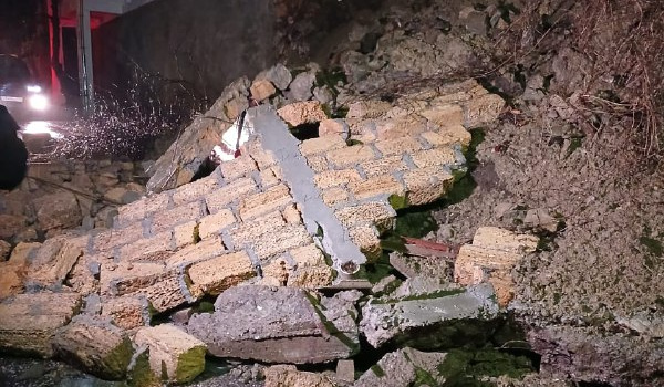  В Ялте Прокуратура организовала проверку по факту частичного разрушения подпорной стены