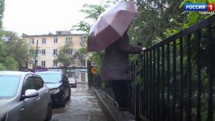 Несколько улиц затопило из-за сильного дождя в Симферополе