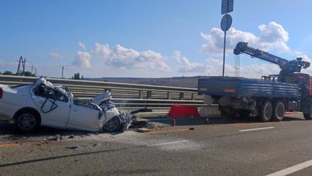 Жёсткое ДТП с участием Шкоды и КАМАЗа произошло на Тавриде: водитель легковушки погиб