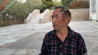  «Мне позвонила директор, сказала, срочно идти в школу — сторож не отвечает»: Сменщик раненого охранника прибежал на помощь одним из первых