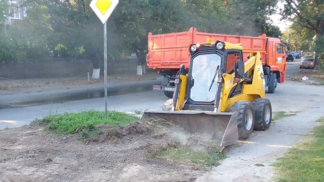 В крымской столице занижают газоны