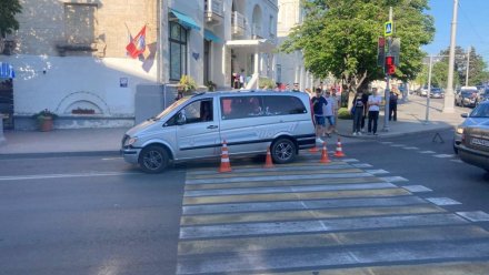 Школьник попал под колеса микроавтобуса в Севастополе