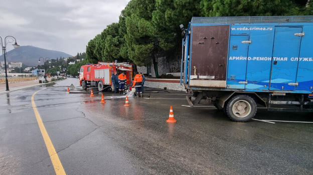 В Алуште произошла крупная авария на водоводе