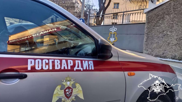 В Севастополе студент под действием наркотиков устроил дебош в общежитии