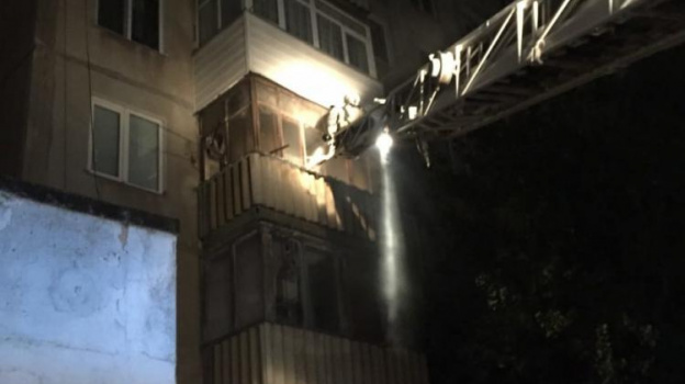 Девятиэтажный дом загорелся в Керчи
