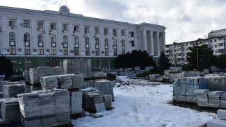 Ремонт центральной площади Симферополя остановили из-за погоды