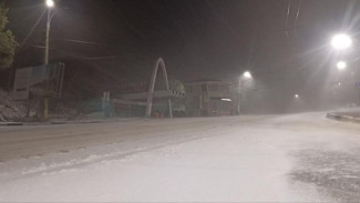"Крымавтодор" борется со снежными заносами на полуострове