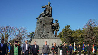 В Севастополе почтили память вице-адмирала Корнилова
