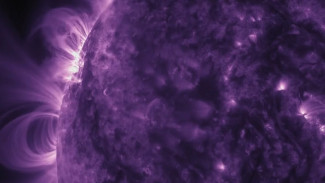 Сильные вспышки возобновились на Солнце после двухнедельного перерыва 