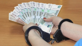 Экс-сотрудник администрации Керчи подозревается в получении взятки