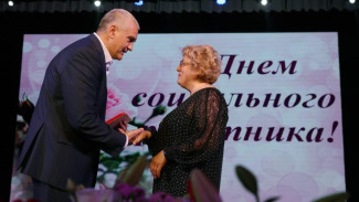Сергей Аксёнов вручил заслуженные награды социальным работникам Республики Крым 